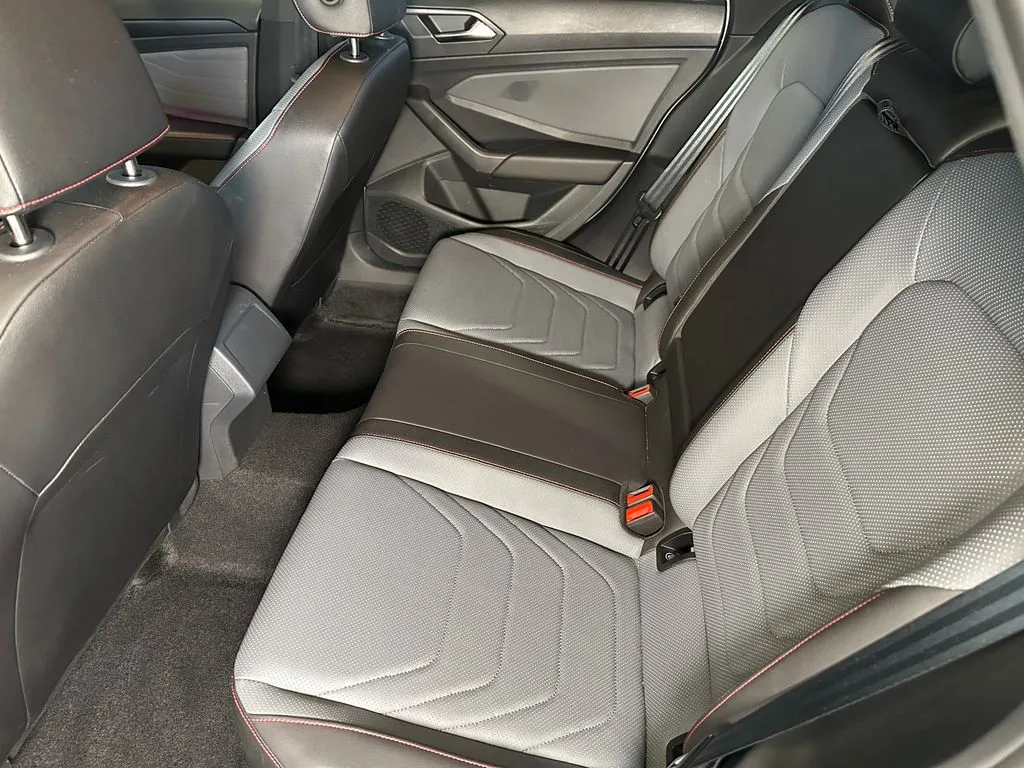 Volkswagen Jetta GLI photo 21