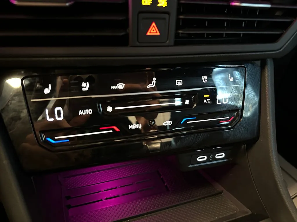 Volkswagen Jetta GLI photo 15