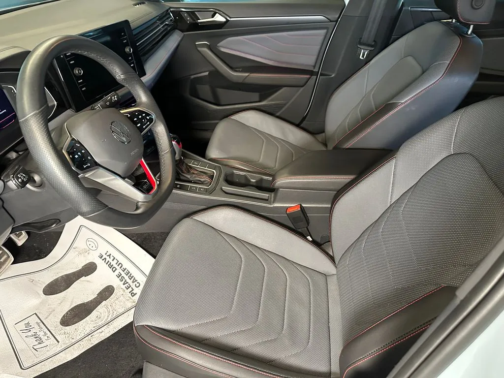Volkswagen Jetta GLI photo 20