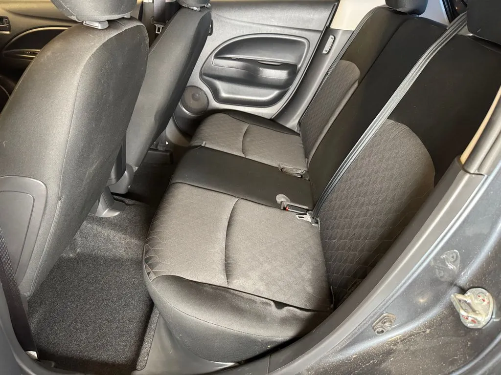 Mitsubishi Mirage photo 21