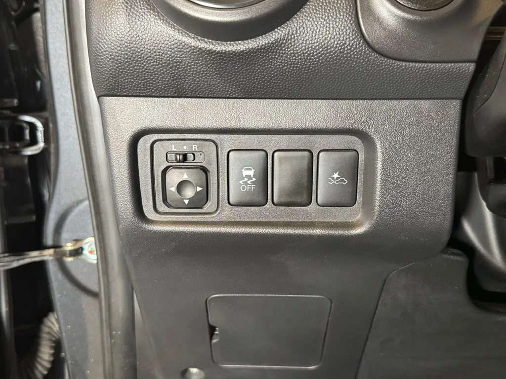 Mitsubishi Mirage photo 18