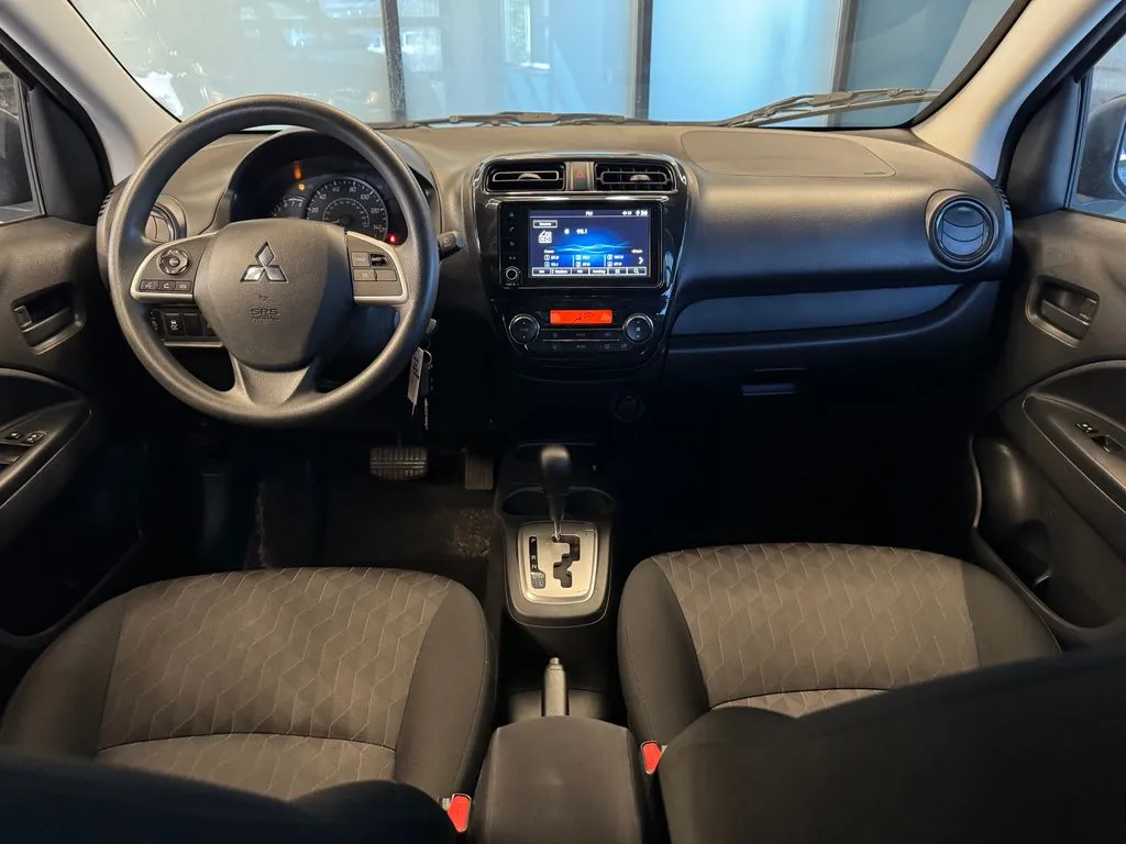Mitsubishi Mirage photo 9