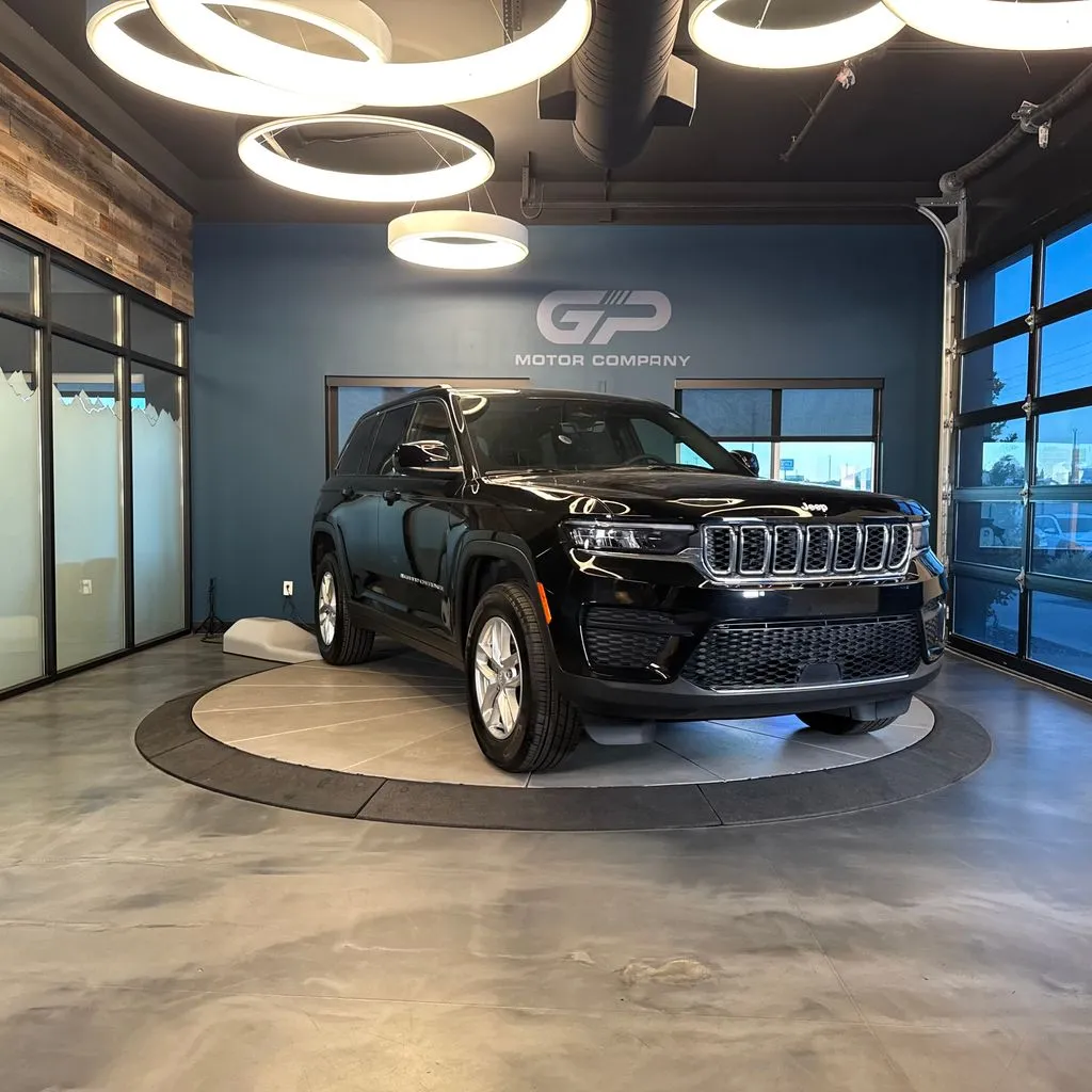 Black 2025 Jeep Grand Cherokee Laredo X for sale in Kaysville, UT