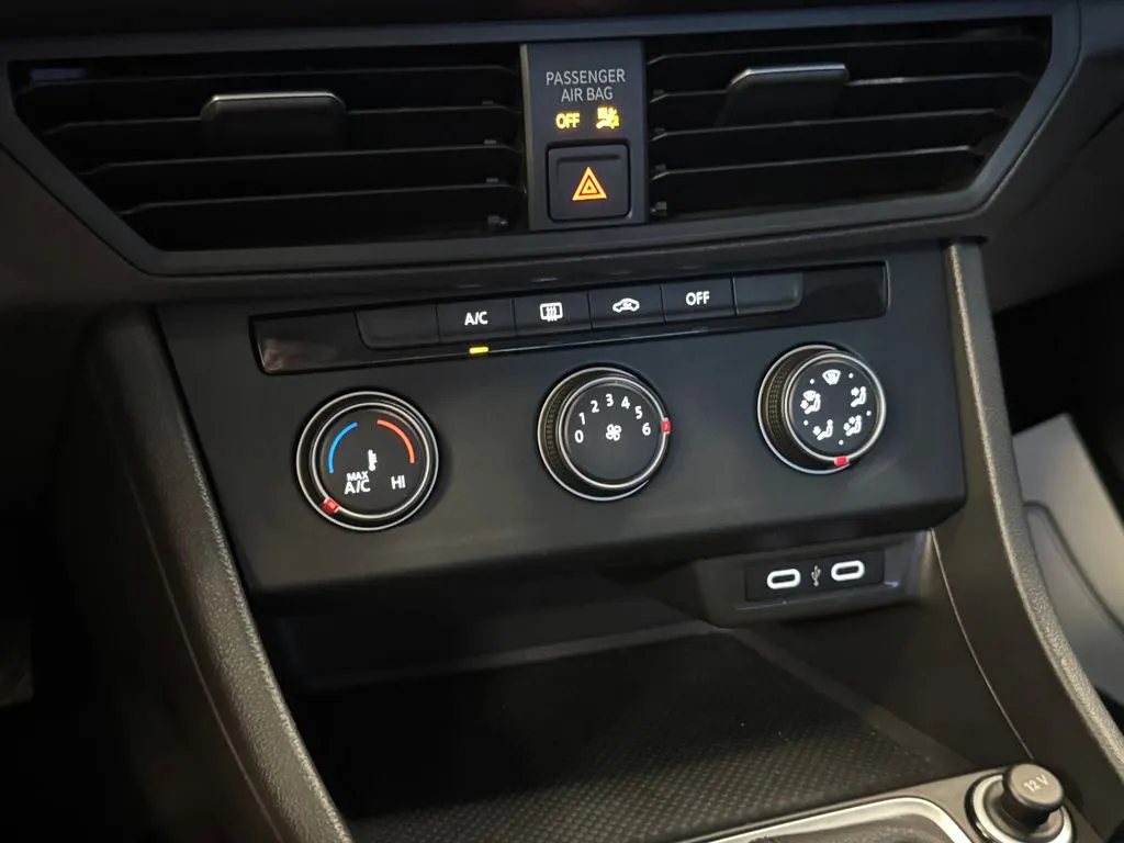 Volkswagen Jetta photo 15