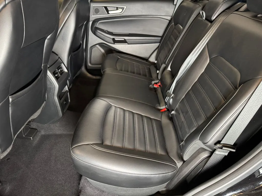 Ford Edge photo 21