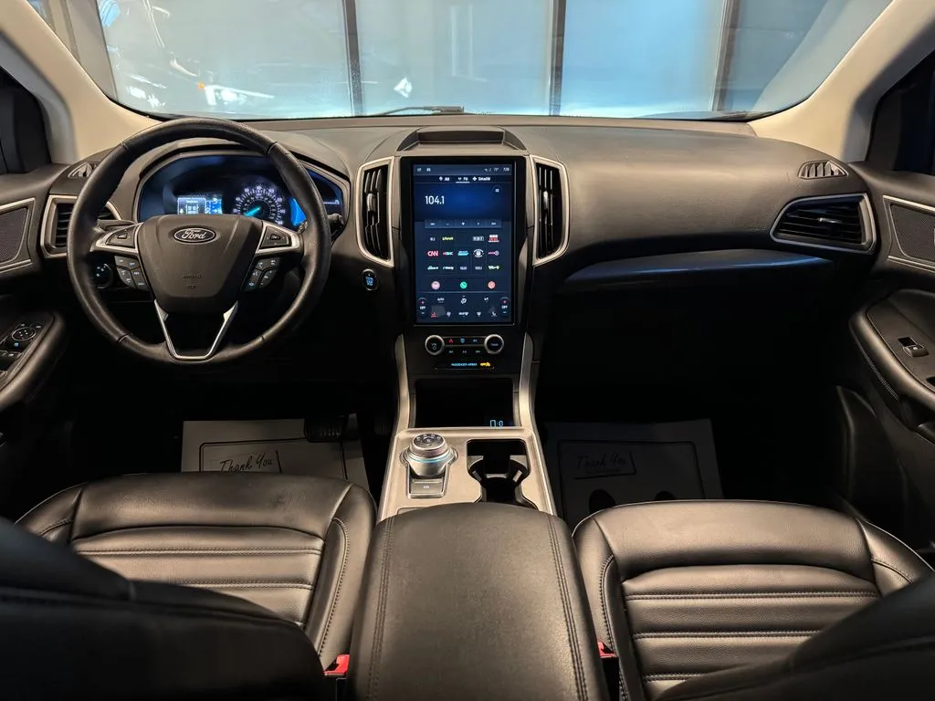 Ford Edge photo 9