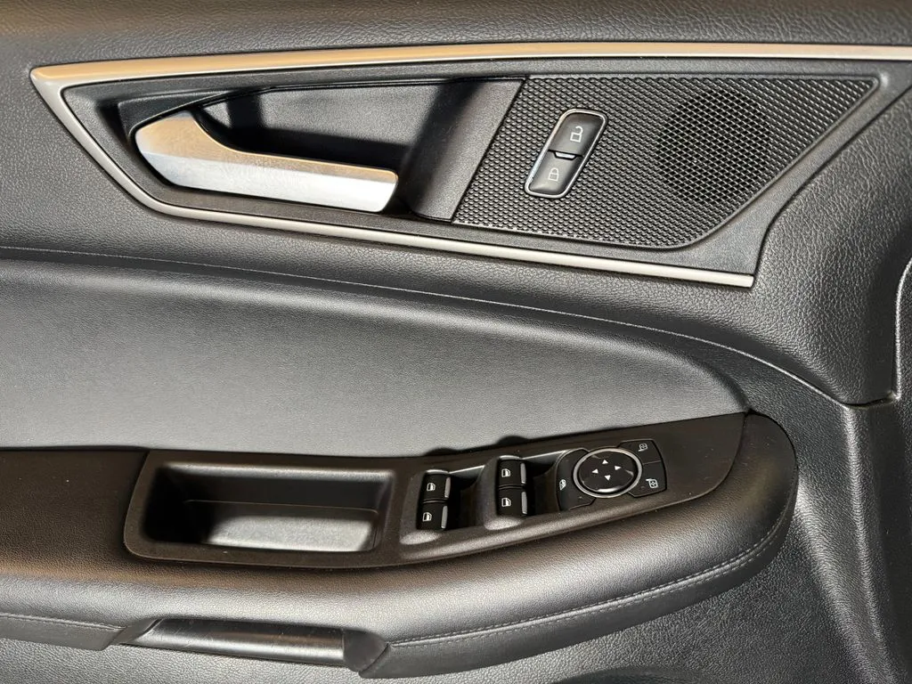 Ford Edge photo 19