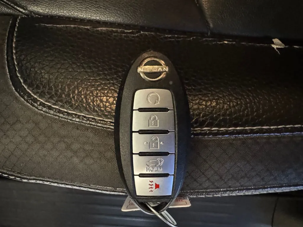Nissan Pathfinder photo 17