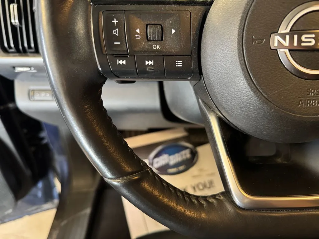 Nissan Pathfinder photo 11
