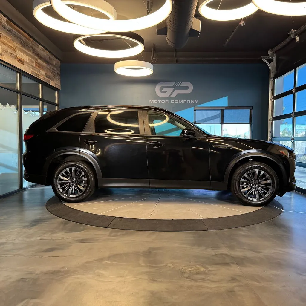 Mazda CX-70 photo 2