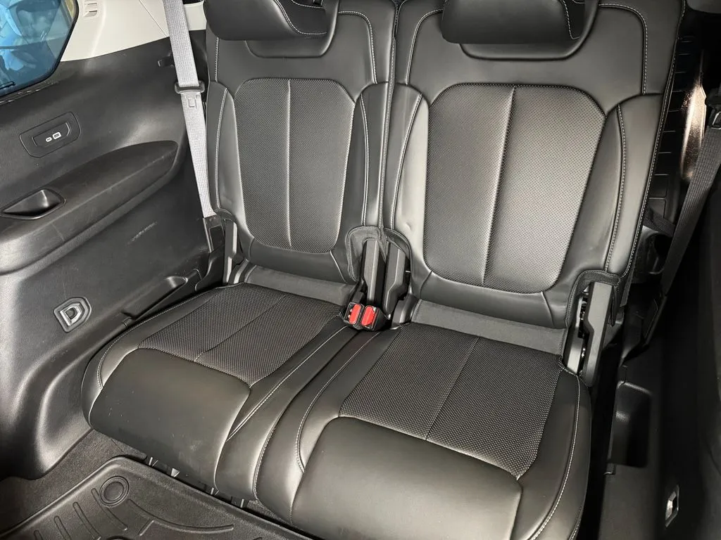 Jeep Grand Cherokee L photo 22
