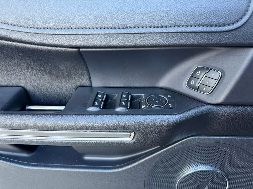 Ford Expedition photo 18