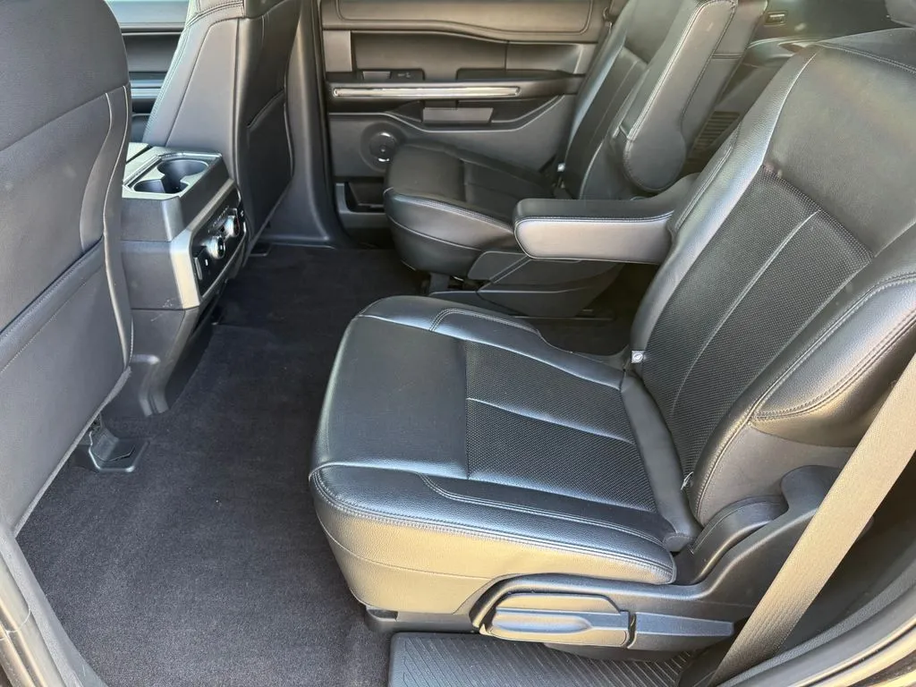 Ford Expedition photo 20