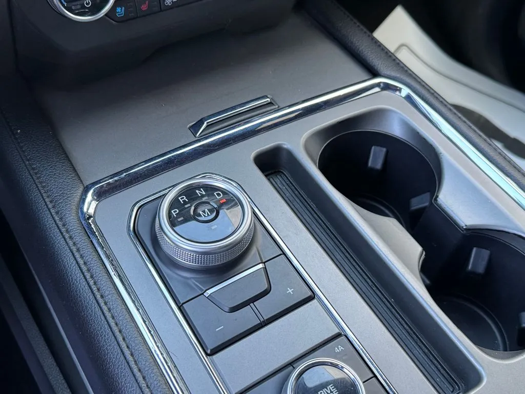 Ford Expedition photo 16