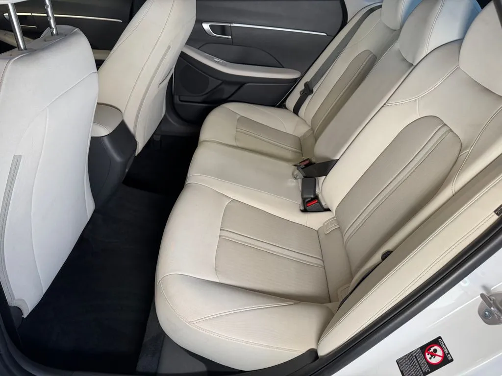 Hyundai Sonata photo 21