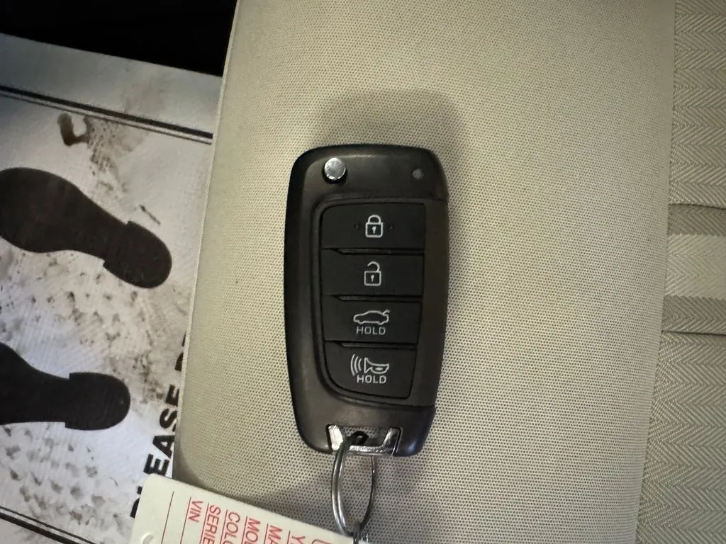 Hyundai Sonata photo 17