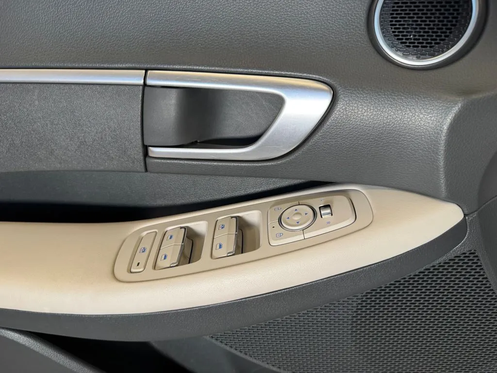 Hyundai Sonata photo 19