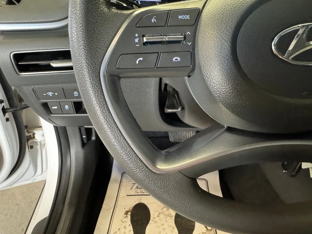Hyundai Sonata photo 11