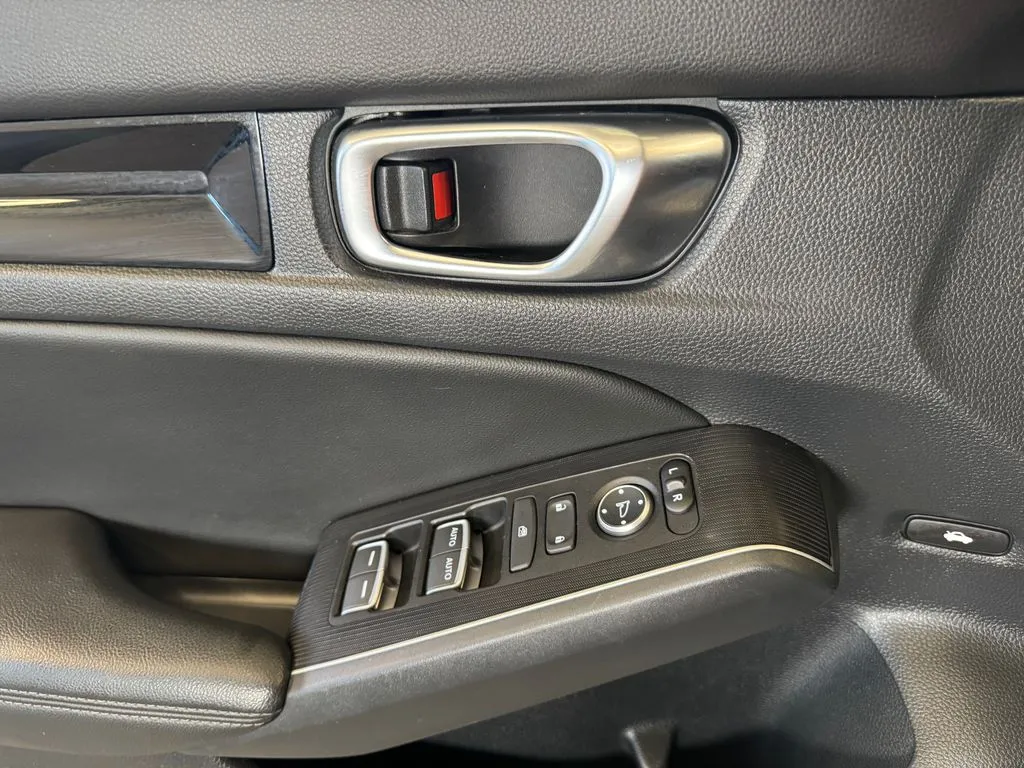 Honda Civic photo 19