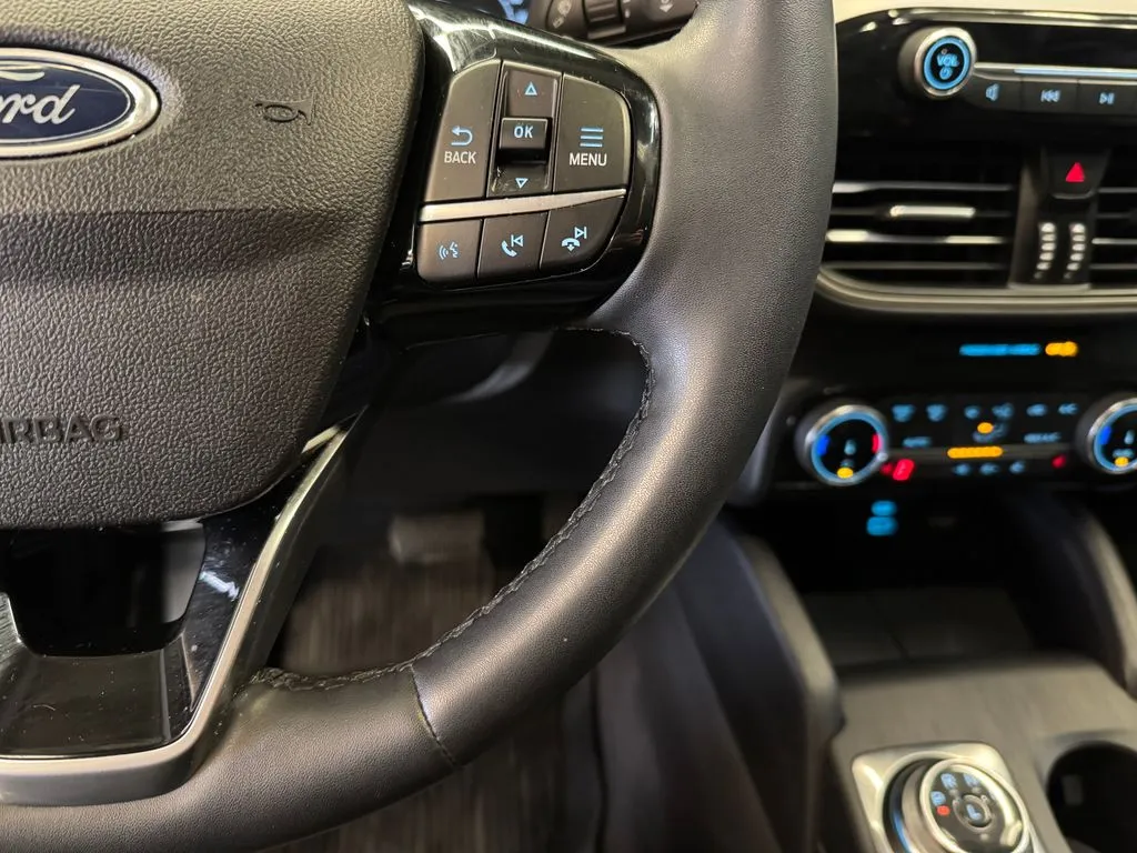 Ford Escape photo 12