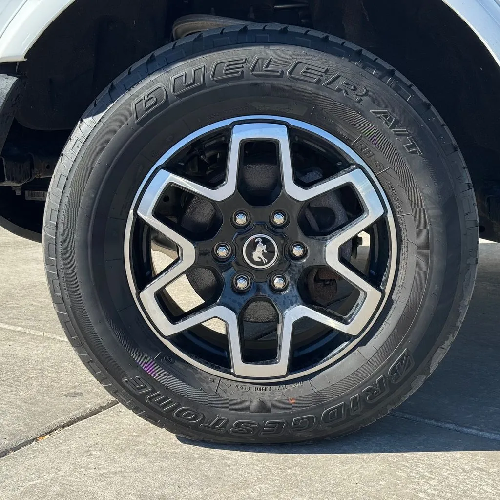 Ford Bronco photo 23