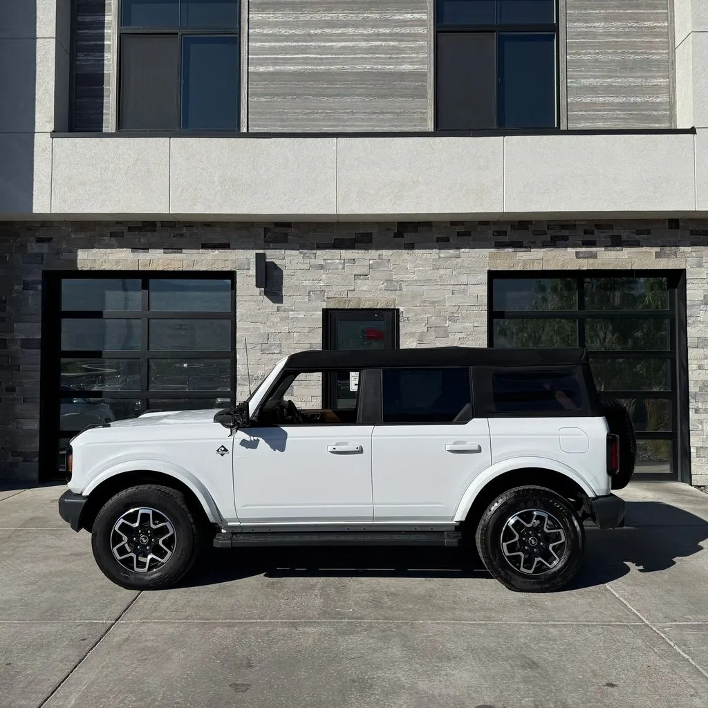 Ford Bronco photo 6