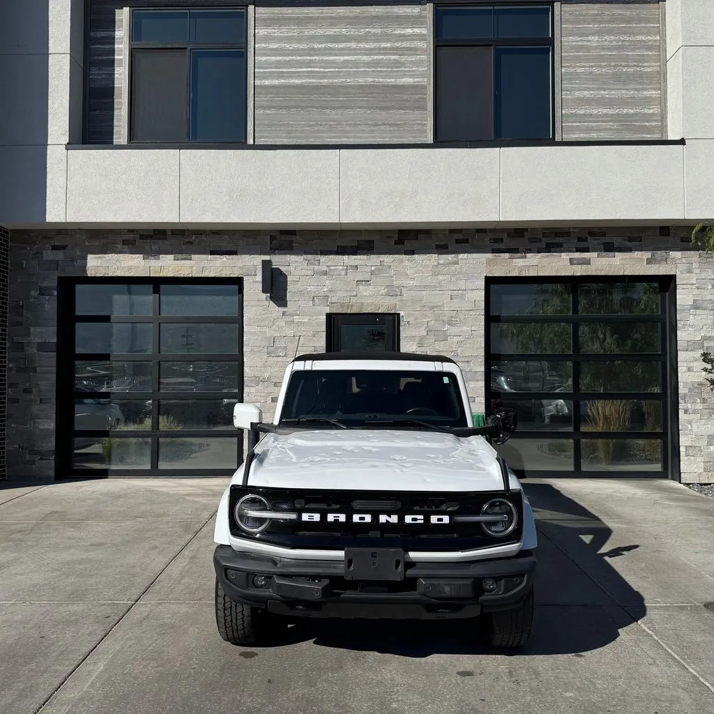 Ford Bronco photo 8