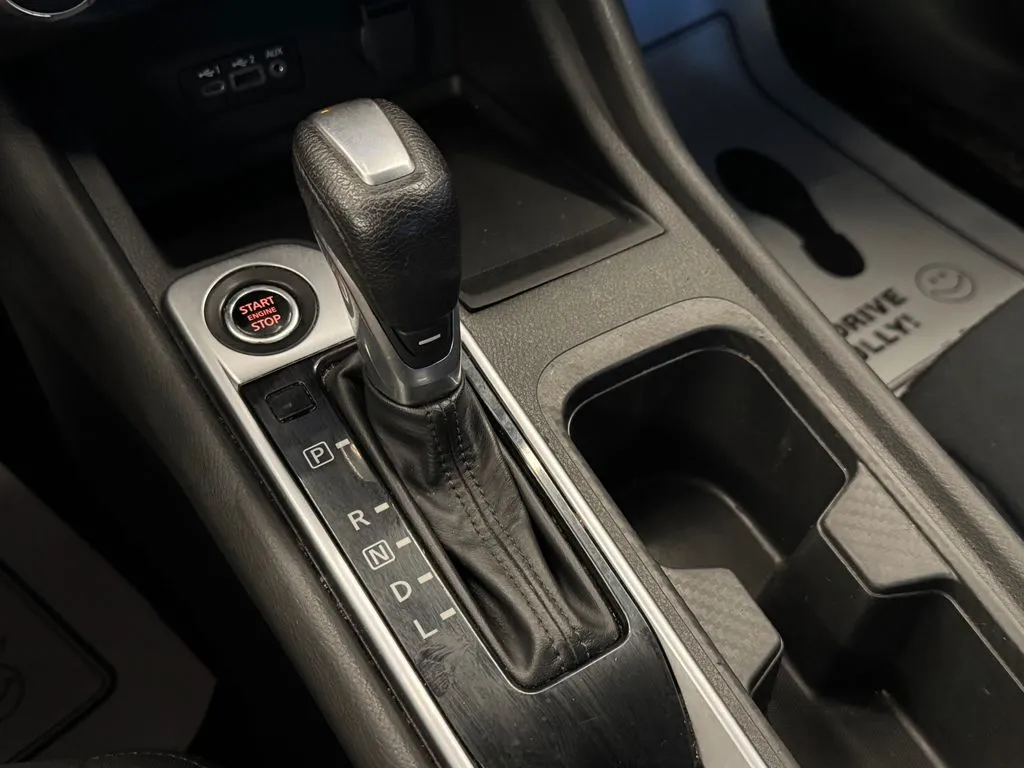 Nissan Sentra photo 16