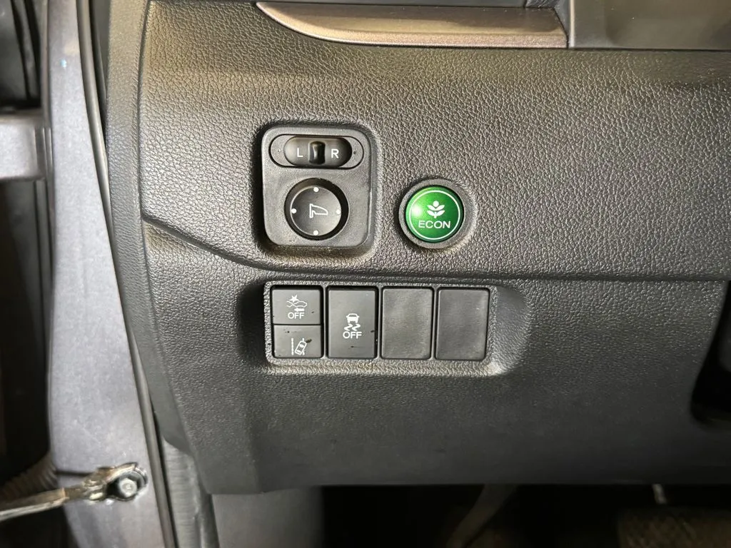 Honda Passport photo 18
