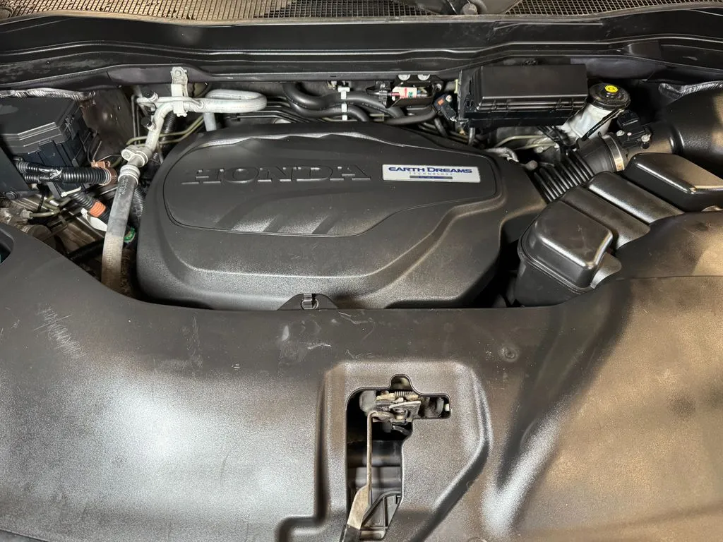 Honda Passport photo 24
