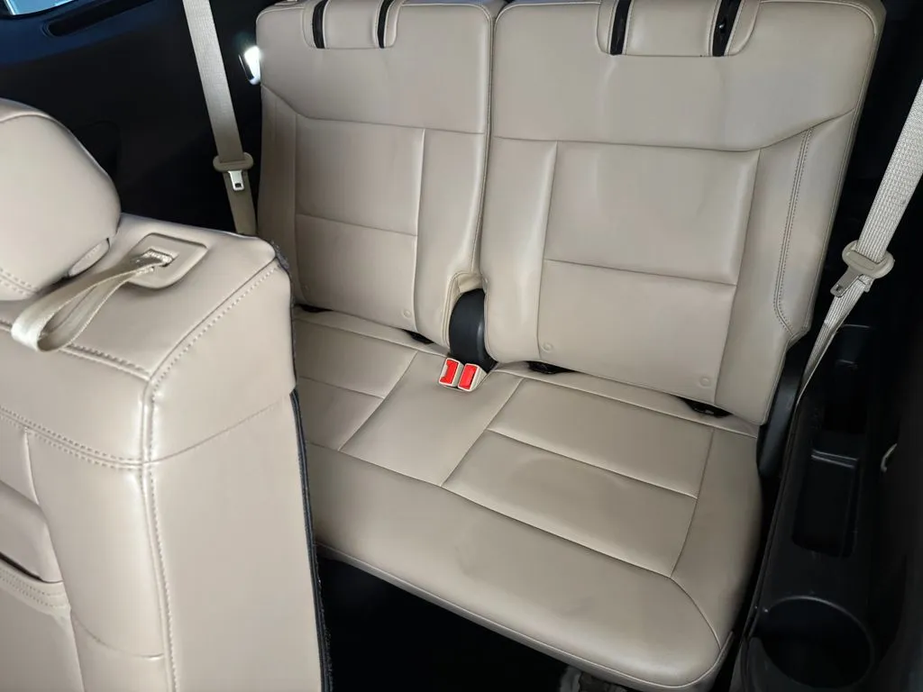 Ford Explorer photo 22