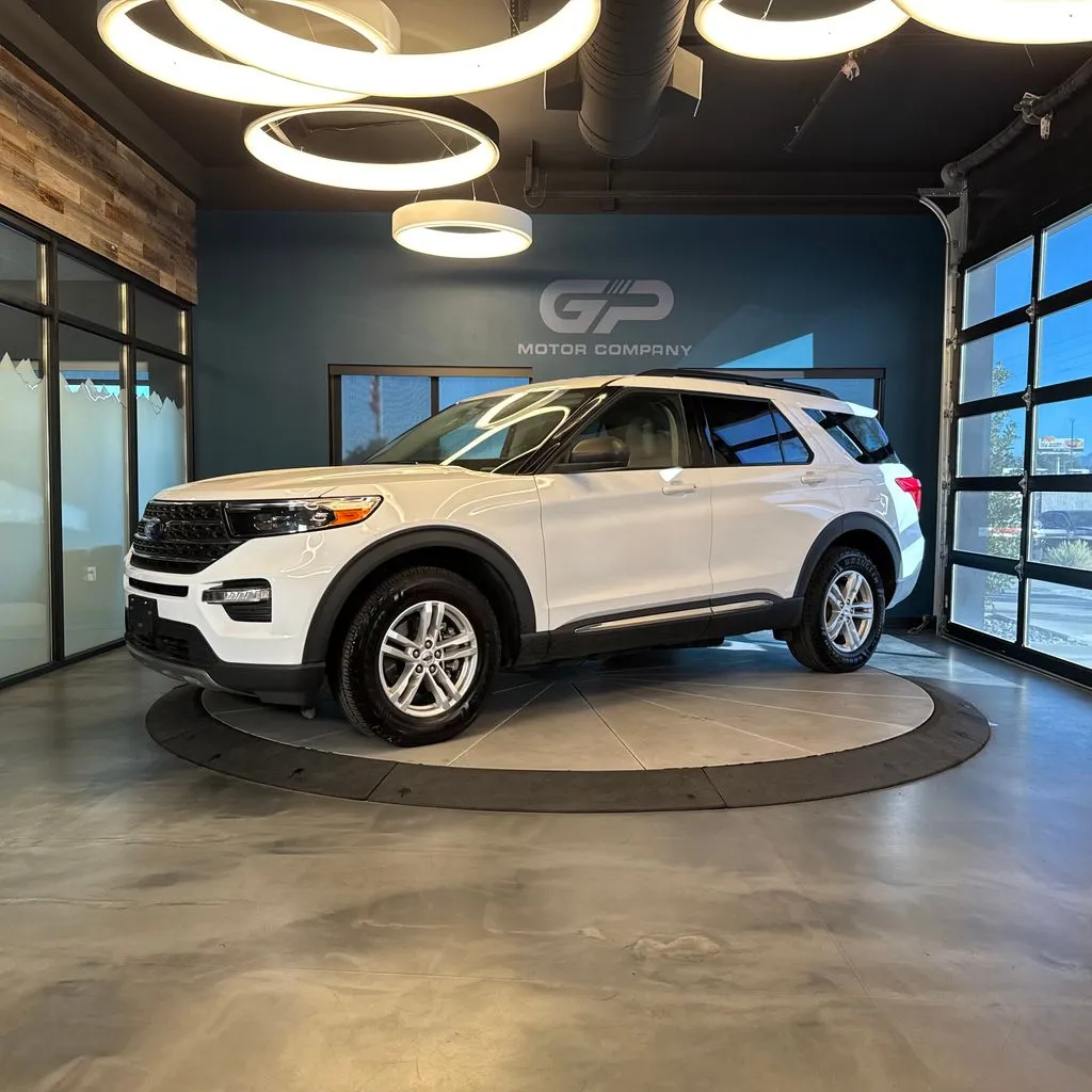 Ford Explorer photo 7