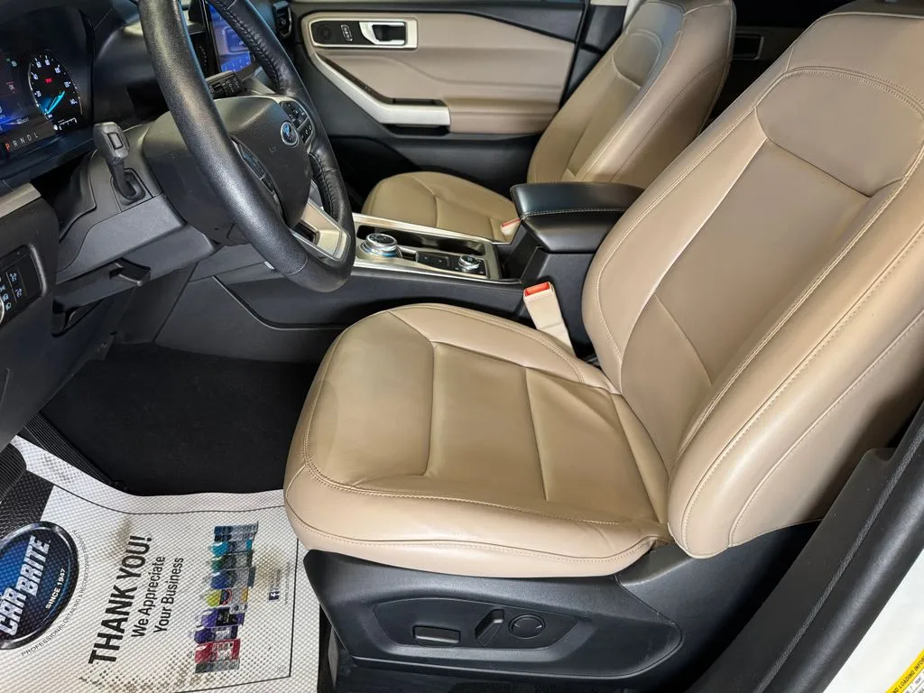 Ford Explorer photo 20