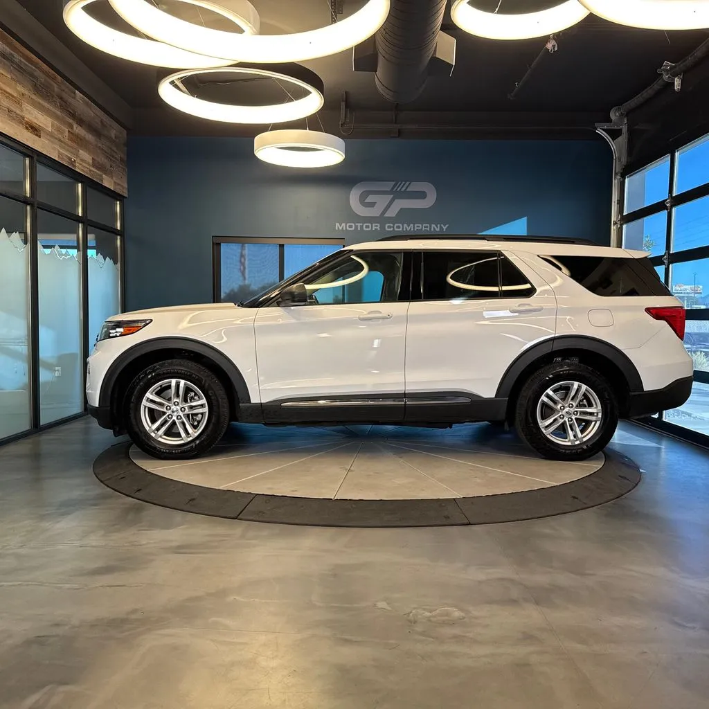 Ford Explorer photo 6
