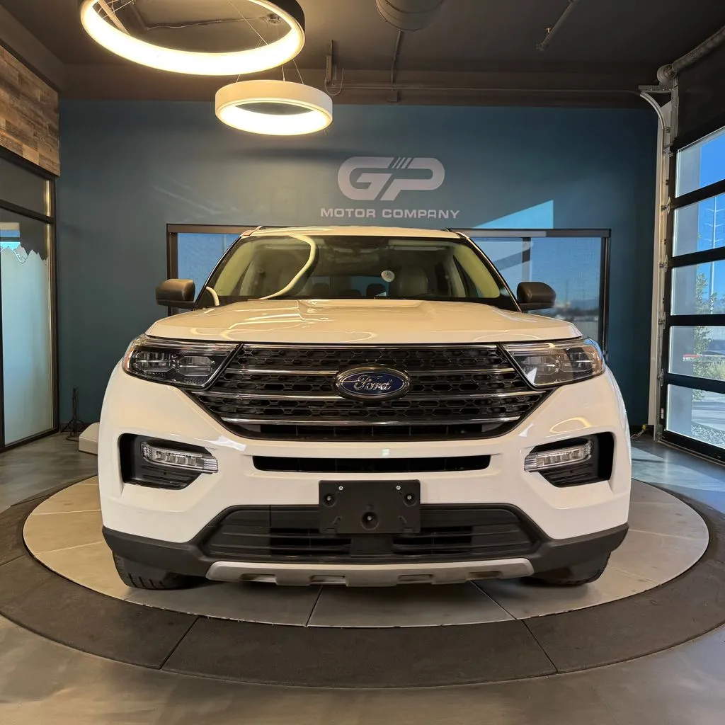 Ford Explorer photo 8