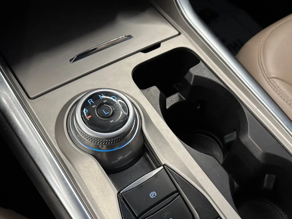 Ford Explorer photo 16