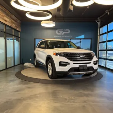 White 2023 Ford Explorer XLT for sale in Kaysville, UT
