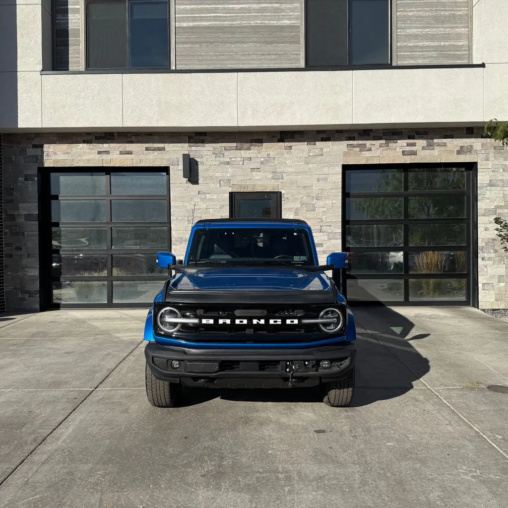 Ford Bronco photo 8