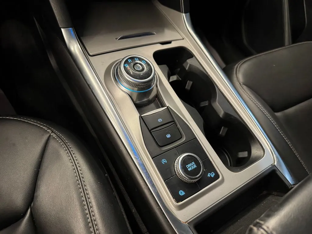 Ford Explorer photo 16