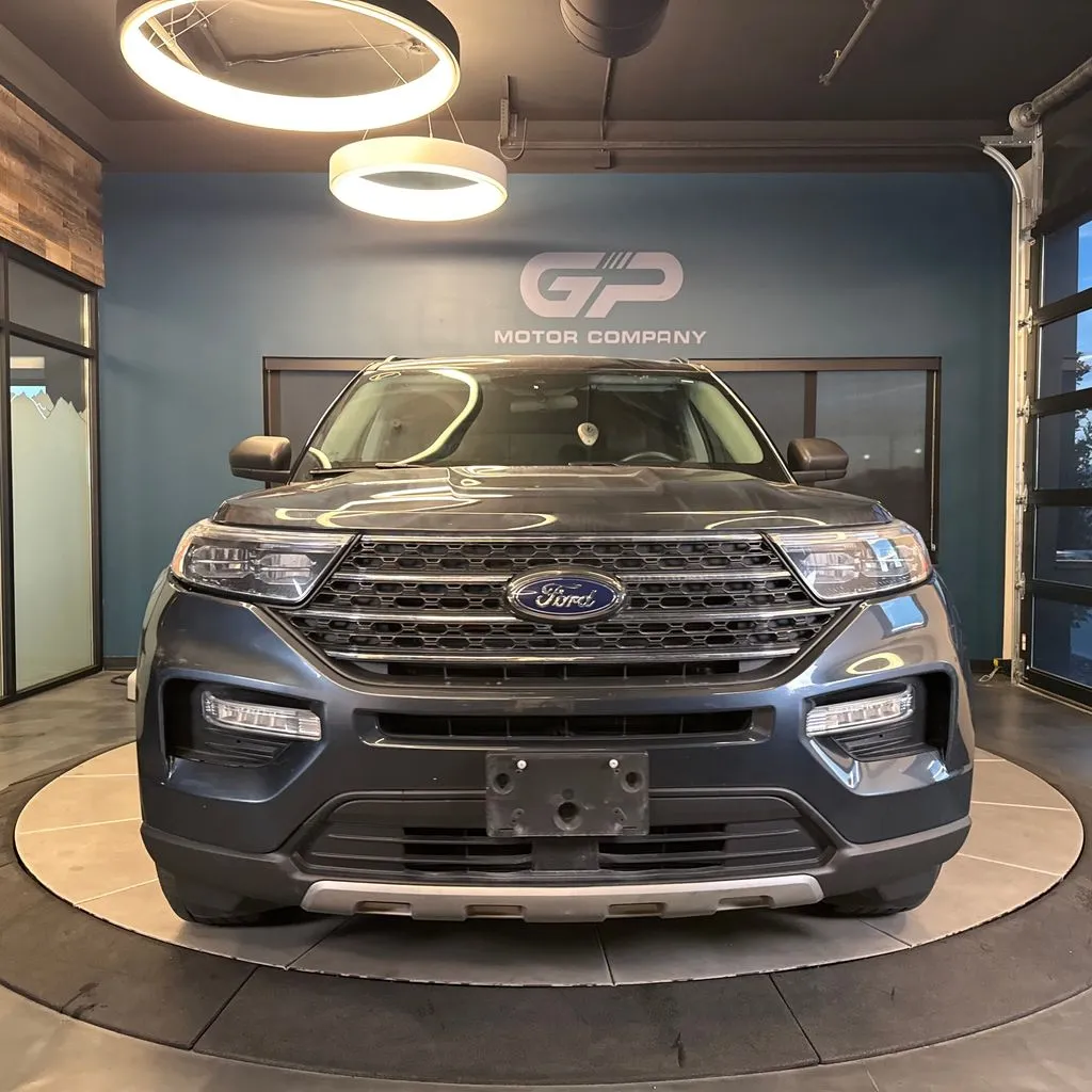 Ford Explorer photo 8