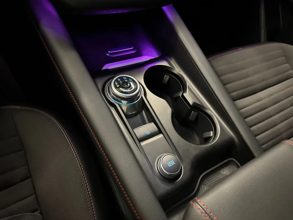 Ford Explorer photo 16