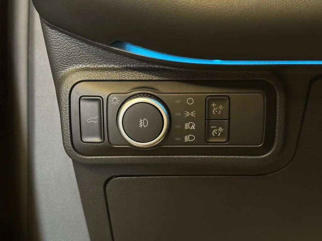 Ford Explorer photo 18