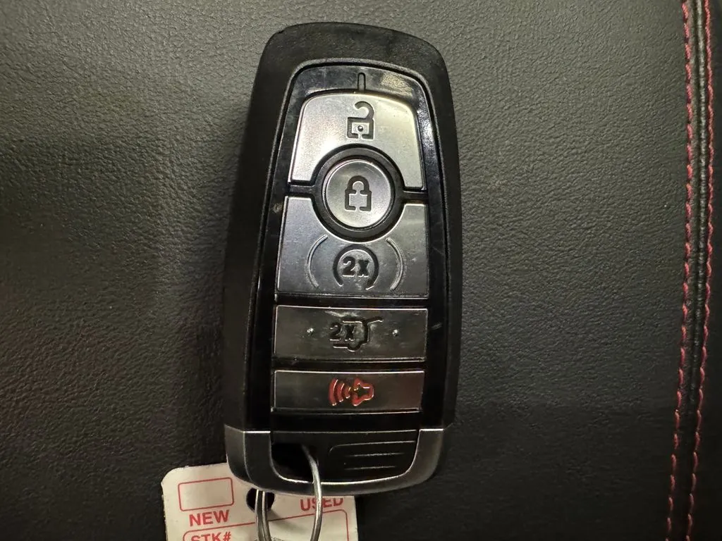Ford Explorer photo 17