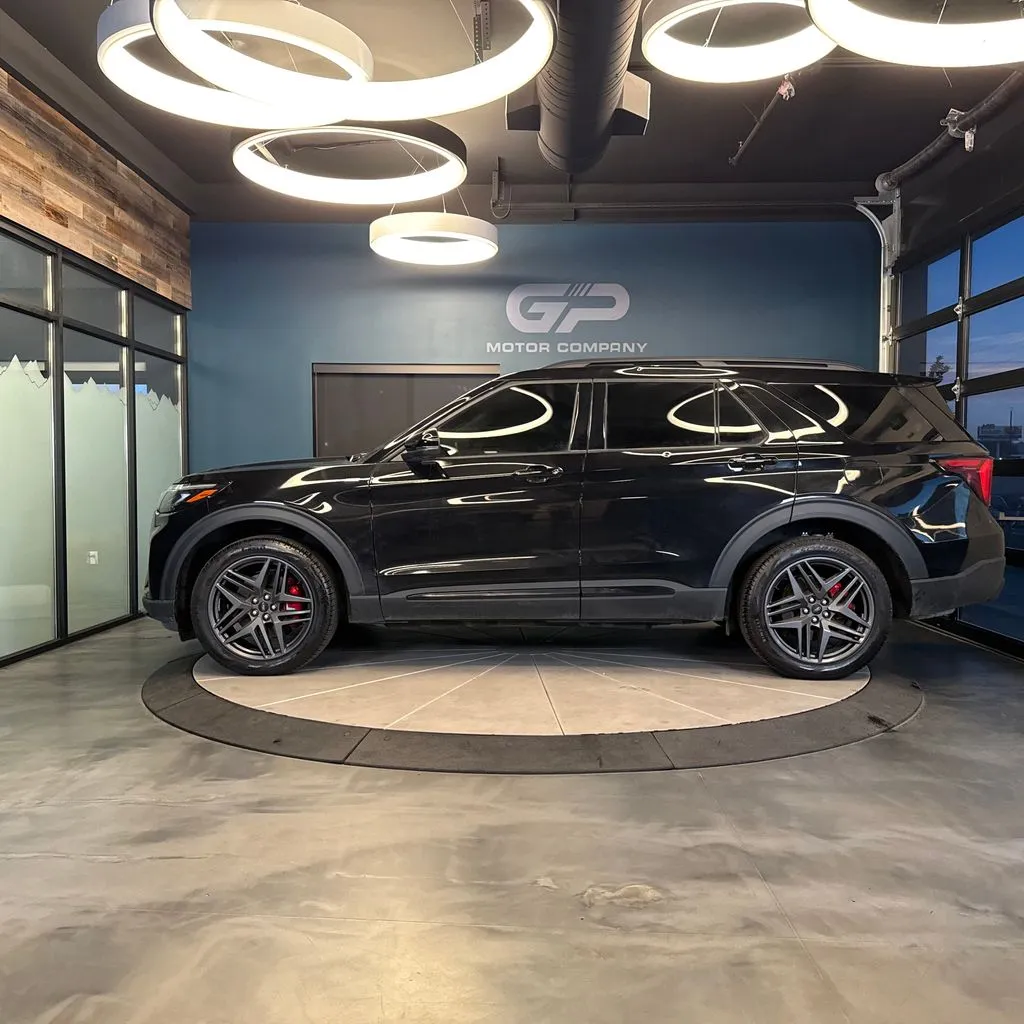 Ford Explorer photo 6
