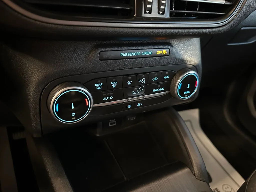 Ford Escape photo 14