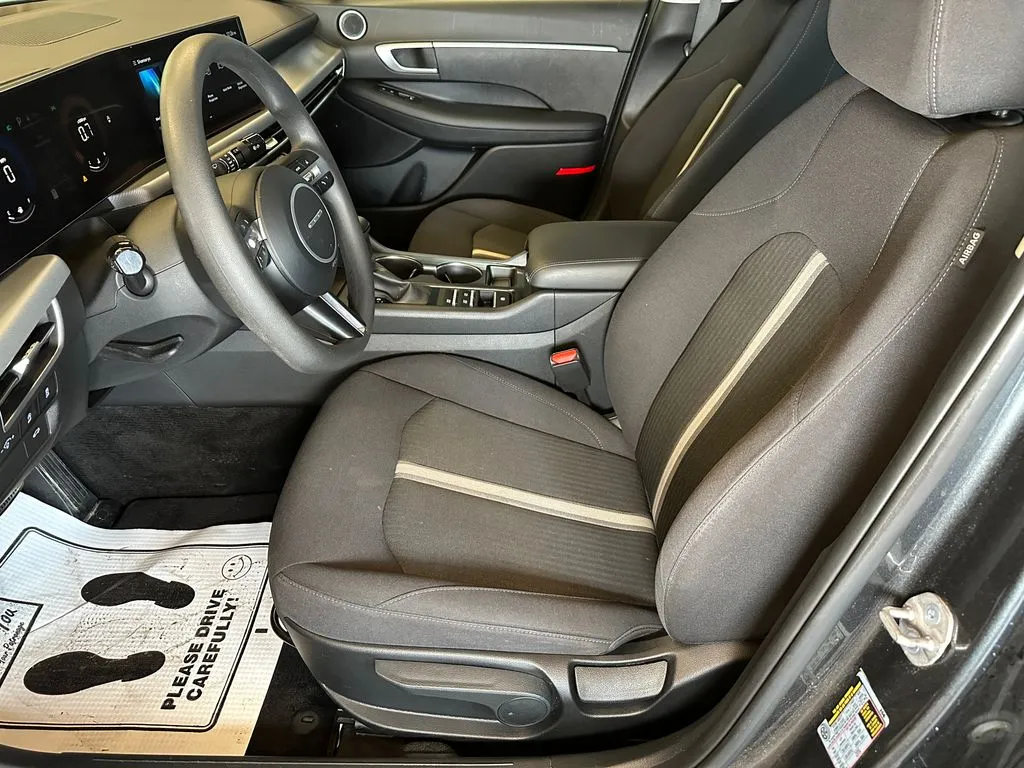 Hyundai Sonata photo 19