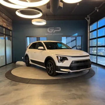 White 2025 Kia Niro LX for sale in Kaysville, UT