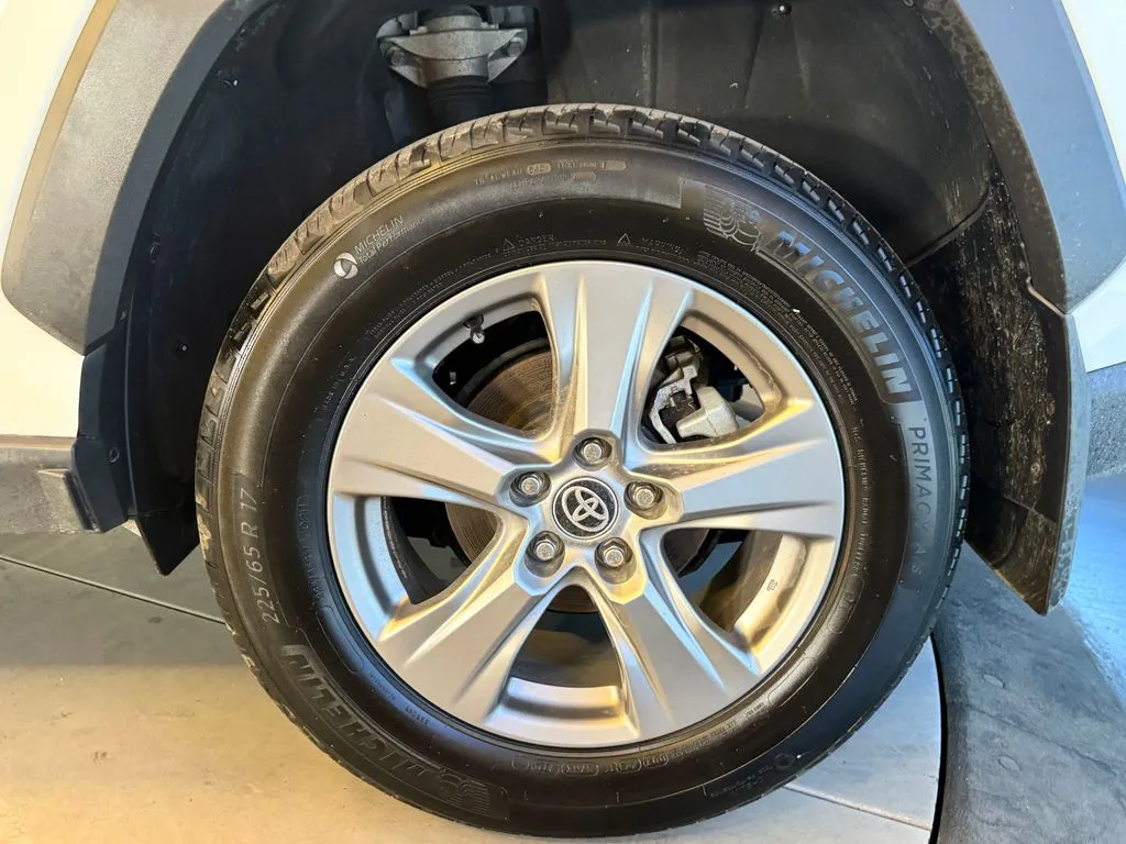 Toyota RAV4 photo 26