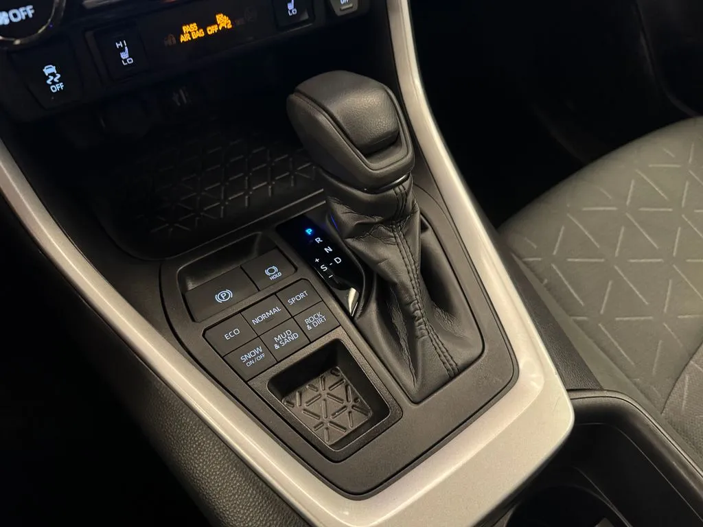 Toyota RAV4 photo 16