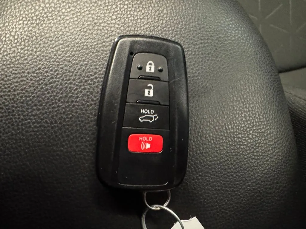 Toyota RAV4 photo 17